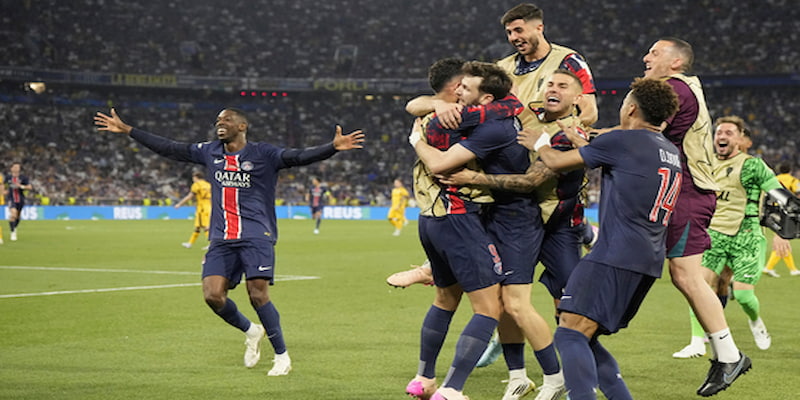 Paris Saint Germain vừa trải qua mùa giải thăng hoa Paris Saint Germain vừa trải qua mùa giải thăng hoa